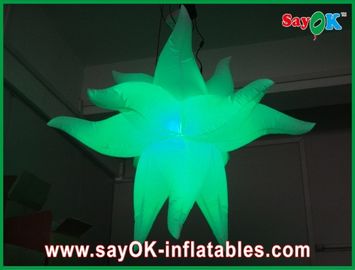 पार्टी सजावट के लिए बैंगनी ग्रीन फायरप्रूफ जायंट Inflatable सितारे एलईडी लाइट