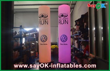 लाइट Inflatable क्रिसमस सजावट मुद्रित लोगो Inflatable Coloum खड़े हो जाओ