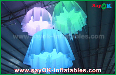 सीई / उल ब्लोअर के साथ 1 एम - 2 एम डीआईए रंग बदलें नायलॉन सामग्री Inflatable जेलीफ़िश