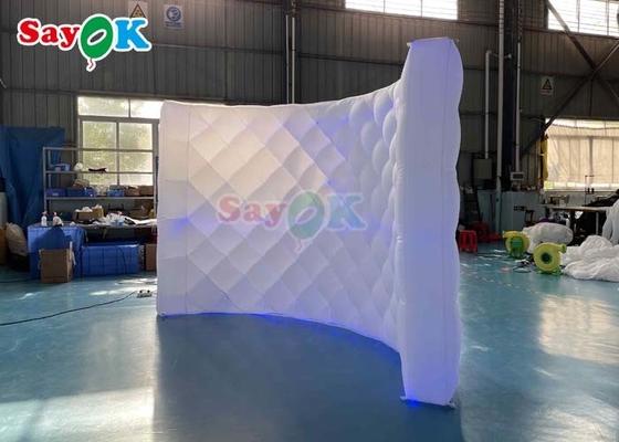 सफेद एलईडी लाइट्स inflatable फोटो बूथ inflatable प्रदर्शनी स्टैंड के लिए घुमावदार दीवार
