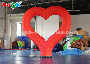 वेलेंटाइन दिवस के लिए 190T नायलॉन कपड़े लाल दिल Inflatable प्रकाश सजावट