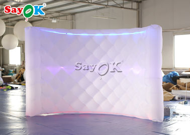 इन्फ्लैटेबल पार्टी डेकोरेशन कर्व LED 210D इन्फ्लैटेबल फोटो बूथ