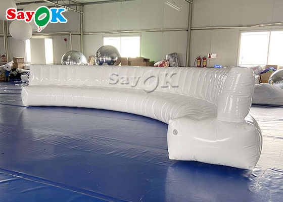 6.367 मीटर घुमावदार सफेद बहुक्रियाशील फर्नीचर Inflatable एयर सोफा