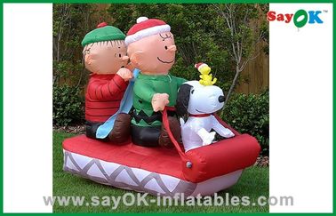 क्रिसमस Inflatable परिवार क्रिसमस सजावट के लिए स्लेज में कुत्ते के साथ
