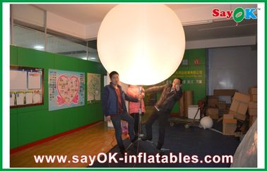 2 एम डीआईए Inflatable प्रकाश सजावट, विज्ञापन के लिए नायलॉन कपड़ा के साथ सफेद एलईडी स्टैंड बॉल