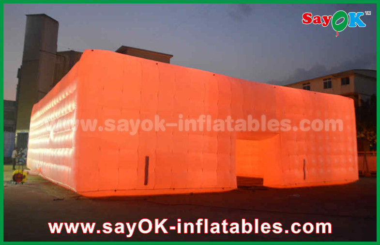 खेल स्टेडियम या घटनाओं के लिए बड़े एलईडी प्रकाश inflatable घन तम्बू चीन से inflatable घन तम्बू कारखाने