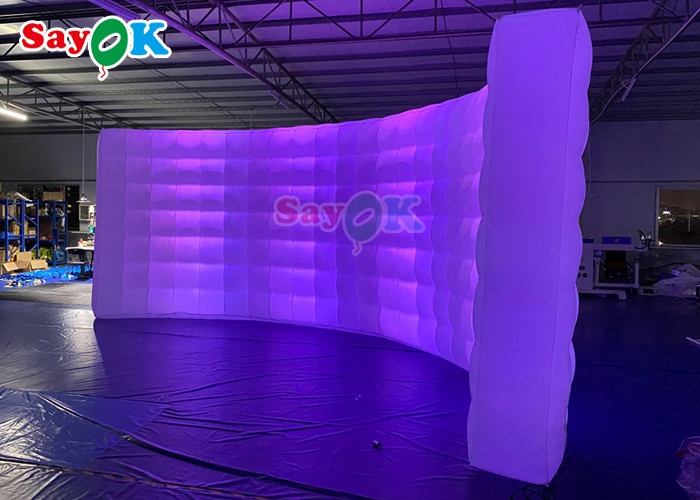 घुमावदार दीवार मल्टी कलर inflatable पृष्ठभूमि दीवार के साथ एलईडी स्ट्रिप्स फोटो बूथ दीवार बिक्री के लिए